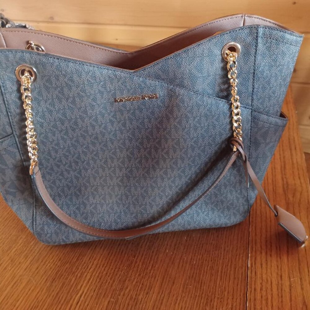 Michael Kors Jet Set Large Shoulder Bag